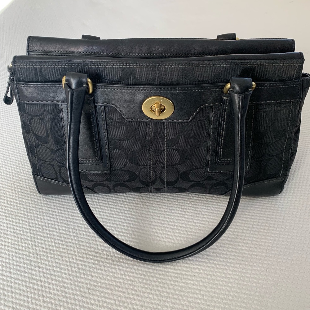 Coach ✨Signature✨ Purse - Picture 2 of 8